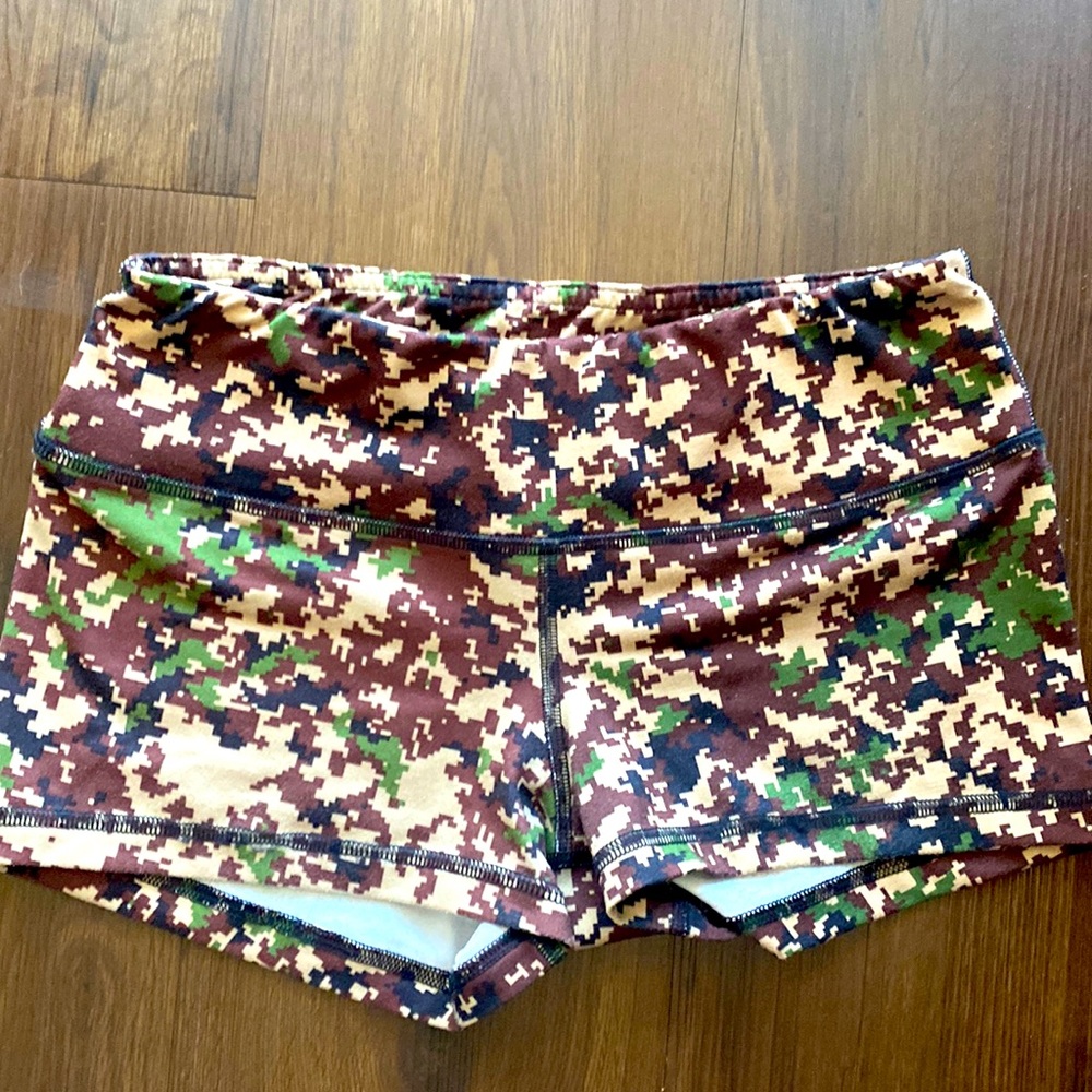 Fleo Camo Shorts